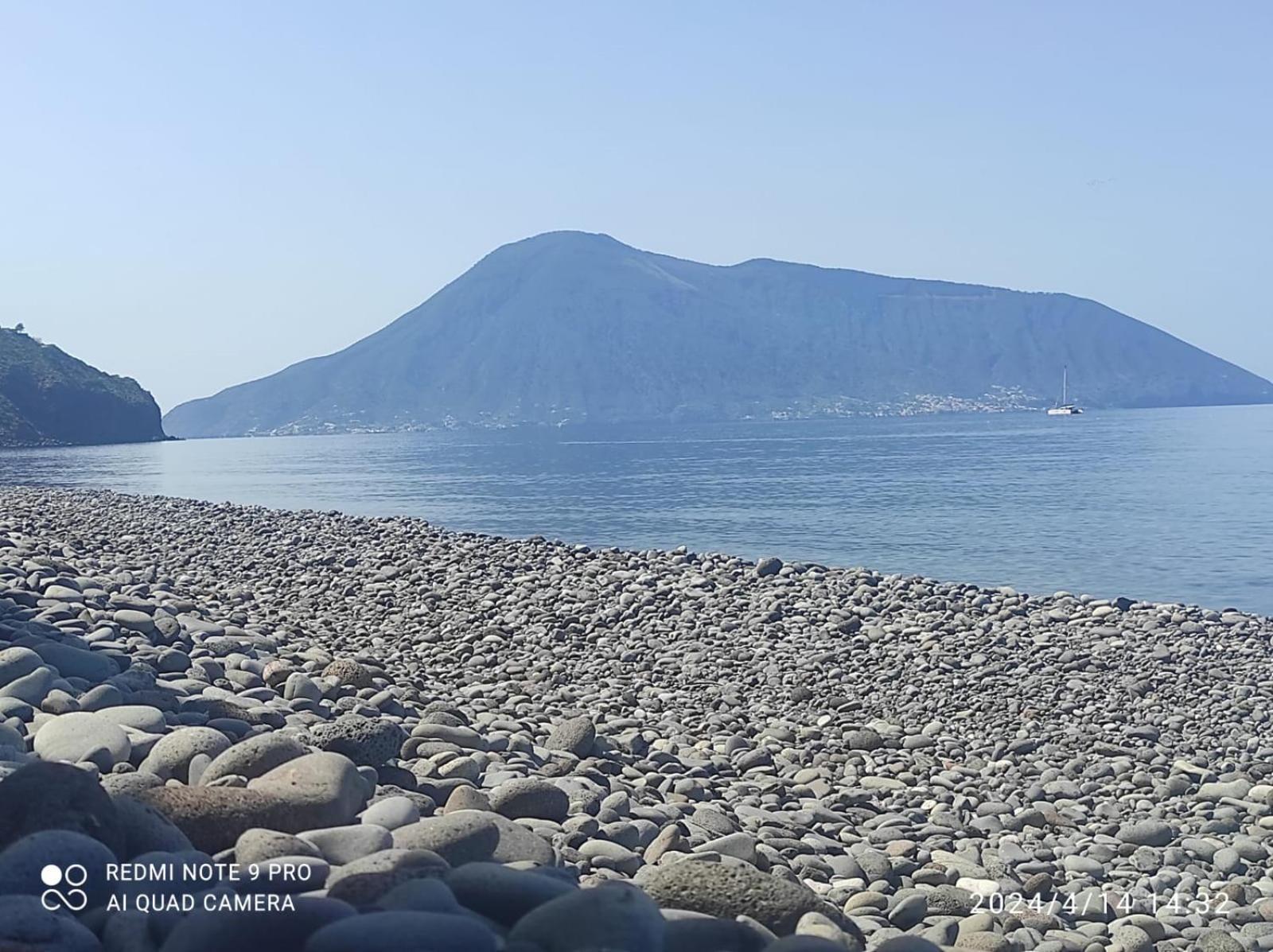 Appartamento Rocche Rosse Acquacalda Exterior foto
